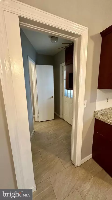 Entry Way - 330 Kossuth St, Riverside, NJ 08075 photo 2 of 8