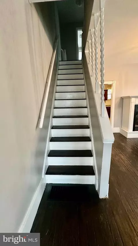 Entry Way - 330 Kossuth St, Riverside, NJ 08075 photo 4 of 8