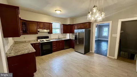 Entry Way - 330 Kossuth St, Riverside, NJ 08075 photo 1 of 8