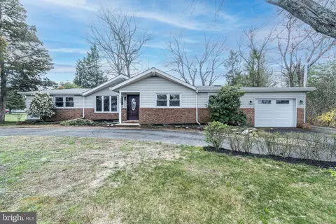 520 Powell Rd, Mount Holly, NJ 08060