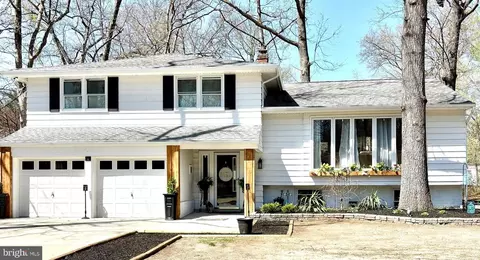 4 White Birch Trl, Medford, NJ 08055