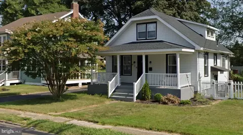 678 Delaware Ave, Roebling, NJ 08554