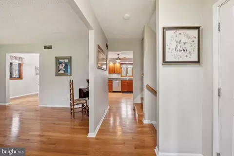 Entry Way - 211 Oak Ln, Tabernacle, NJ 08088 photo 1 of 5