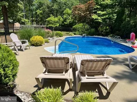 Exterior - 211 Oak Ln, Tabernacle, NJ 08088 photo 5 of 8