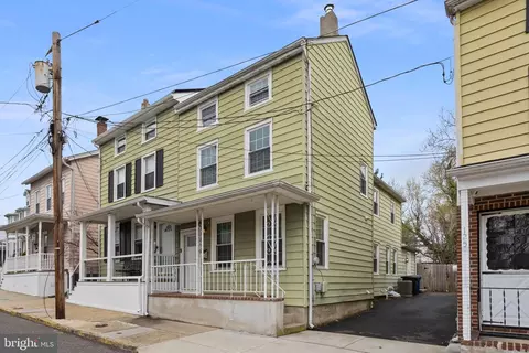 123 Pearl St, Mount Holly, NJ 08060