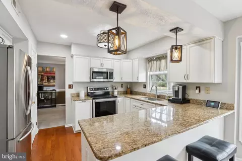 208 Churchill Downs Ct, Mount Laurel, NJ 08054