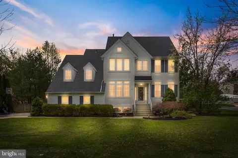 32 Emerson Dr, Cinnaminson, NJ 08077