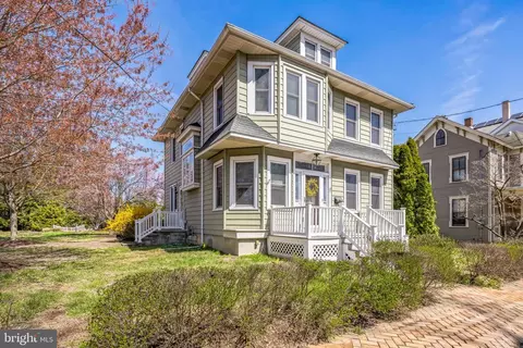 21 Bank St, Medford, NJ 08055