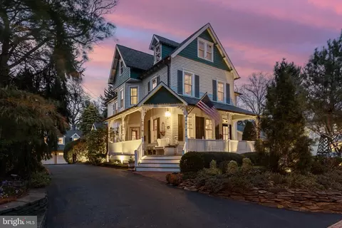269 E 3rd St, Moorestown, NJ 08057