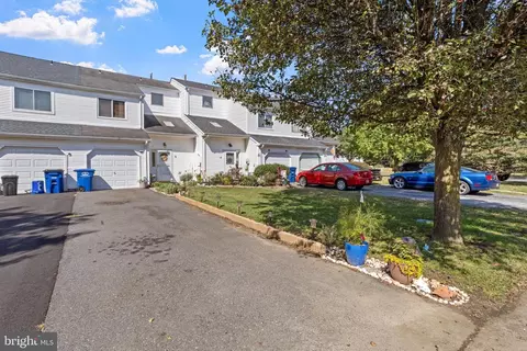 6 Basil Dr, Lumberton, NJ 08048