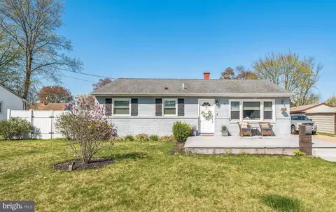 17 Gladwyn Rd, Marlton, NJ 08053