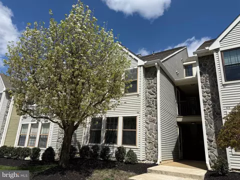 66 Bridgewater Dr, Marlton, NJ 08053