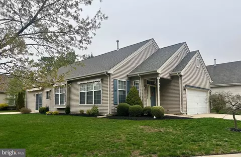 83 Mayfair Rd, Southampton, NJ 08088