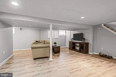 Living - 551 Norwood Rd, Mount Laurel, NJ 08054 photo 2 of 2