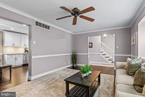 Entry Way - 551 Norwood Rd, Mount Laurel, NJ 08054 photo 4 of 8