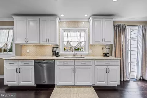 Kitchen - 551 Norwood Rd, Mount Laurel, NJ 08054 photo 2 of 6