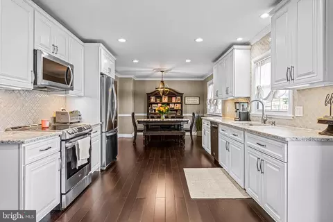 Kitchen - 551 Norwood Rd, Mount Laurel, NJ 08054 photo 4 of 6