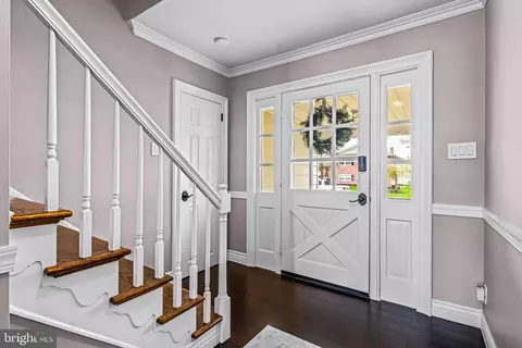 Entry Way - 551 Norwood Rd, Mount Laurel, NJ 08054 photo 2 of 8