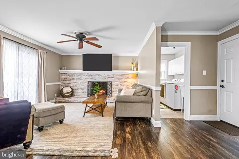 Entry Way - 551 Norwood Rd, Mount Laurel, NJ 08054 photo 5 of 8