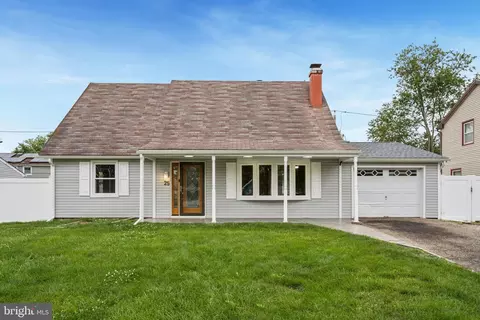 25 Hawthorne Ln, Willingboro, NJ 08046