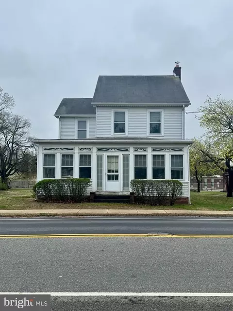60 Hartford Rd, Delran, NJ 08075
