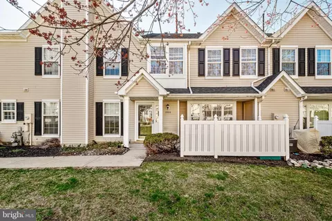 3906 Saxony Dr, Mount Laurel, NJ 08054