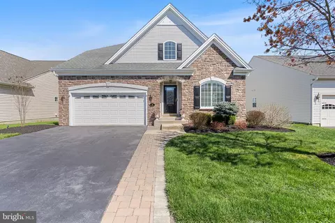 4 Crane Dr, Marlton, NJ 08053