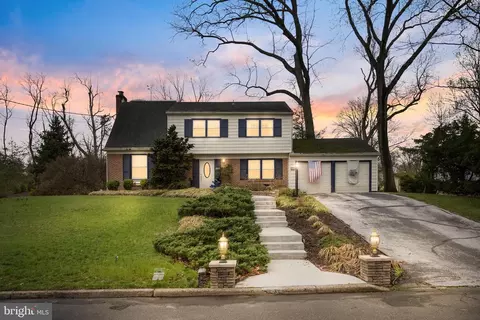 471 Buttonwood Ln, Cinnaminson, NJ 08077