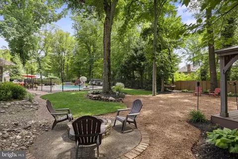 Exterior - 21 Robin Rd, Moorestown, NJ 08057 photo 14 of 17