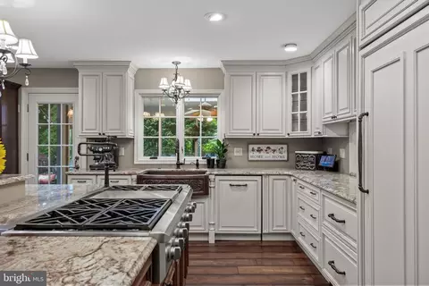 Kitchen - 21 Robin Rd, Moorestown, NJ 08057 photo 2 of 6