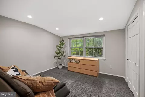 Bedroom - 21 Robin Rd, Moorestown, NJ 08057 photo 6 of 9