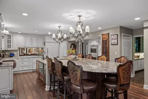 Kitchen - 21 Robin Rd, Moorestown, NJ 08057 photo 5 of 6