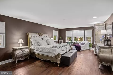 Bedroom - 21 Robin Rd, Moorestown, NJ 08057 photo 2 of 9