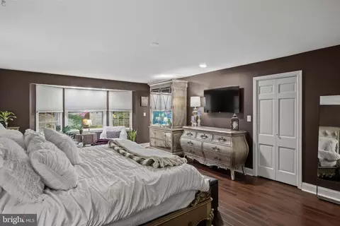 Bedroom - 21 Robin Rd, Moorestown, NJ 08057 photo 3 of 9