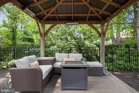 Exterior - 21 Robin Rd, Moorestown, NJ 08057 photo 13 of 17