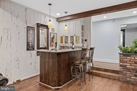 Entry Way - 21 Robin Rd, Moorestown, NJ 08057 photo 8 of 12