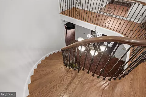 Entry Way - 21 Robin Rd, Moorestown, NJ 08057 photo 4 of 12
