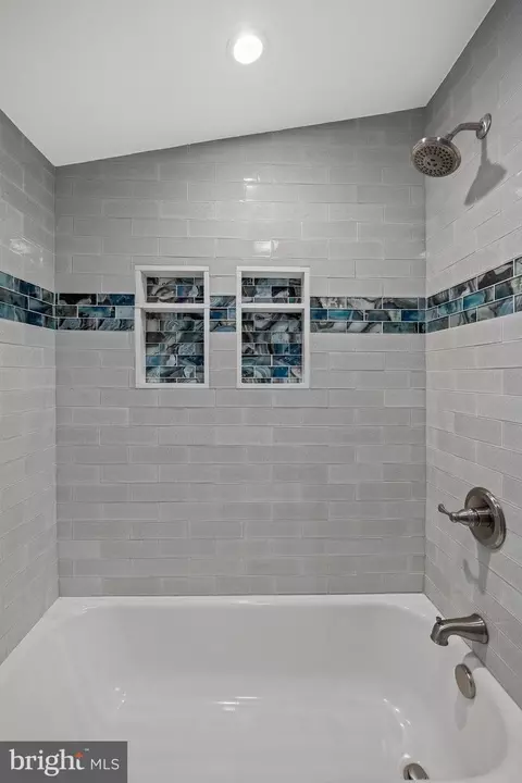 Bath - 21 Robin Rd, Moorestown, NJ 08057 photo 6 of 9