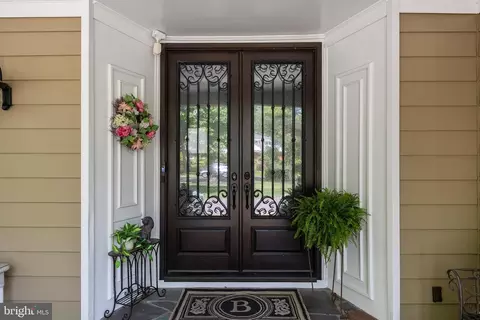 Entry Way - 21 Robin Rd, Moorestown, NJ 08057 photo 1 of 12