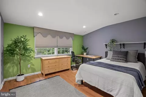 Bedroom - 21 Robin Rd, Moorestown, NJ 08057 photo 8 of 9