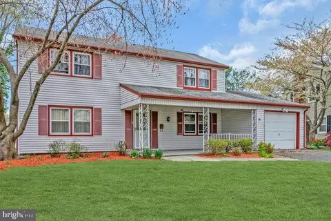 15 Hillcrest Ln, Willingboro, NJ 08046