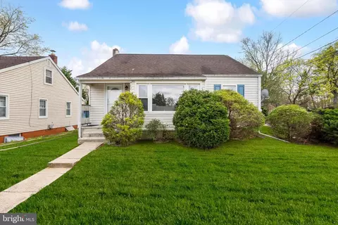12 Ellis Ave, Burlington, NJ 08016