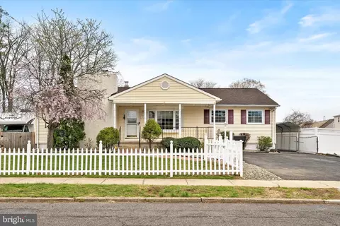 301 Cherry Ln, Bordentown, NJ 08505
