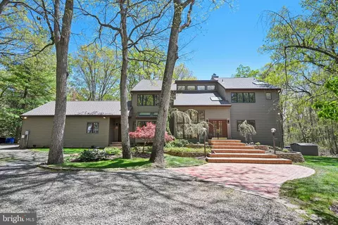 48 Cardinal Ridge Rd, Medford, NJ 08055