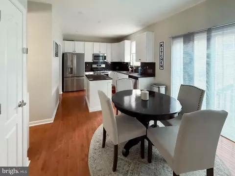Entry Way - 60 Stoneham Dr, Delran, NJ 08075 photo 3 of 7