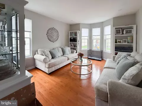 Living - 60 Stoneham Dr, Delran, NJ 08075 photo 2 of 5