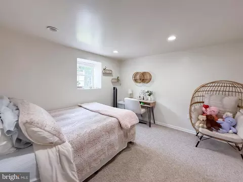 Bedroom - 60 Stoneham Dr, Delran, NJ 08075 photo 7 of 7