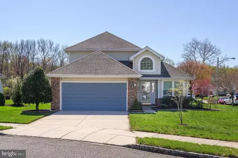 2 Drake Ct, Mount Laurel, NJ 08054