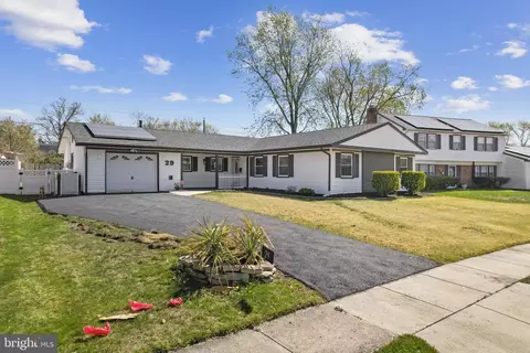 29 Northgate Ln, Willingboro, NJ 08046
