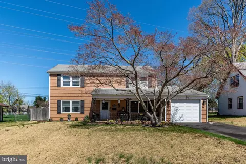91 Messenger Ln, Willingboro, NJ 08046